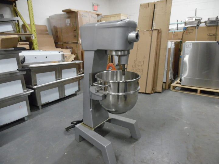 Used Hobart 30 Quart Dough mixer 240V phase 3 Refurbished - Continental Restaurant Equipment