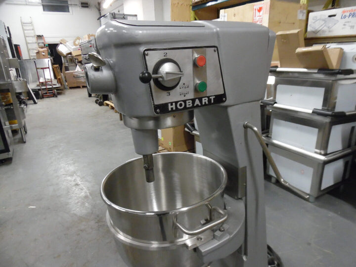 Used Hobart 30 Quart Dough mixer 240V phase 3 Refurbished - Continental Restaurant Equipment