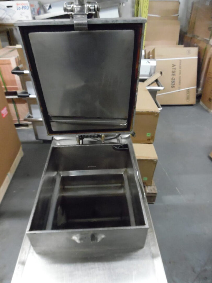 Used Henny Penny Computron 1000 Pressure Fryer, Gas (Natural Gas) - Continental Restaurant Equipment