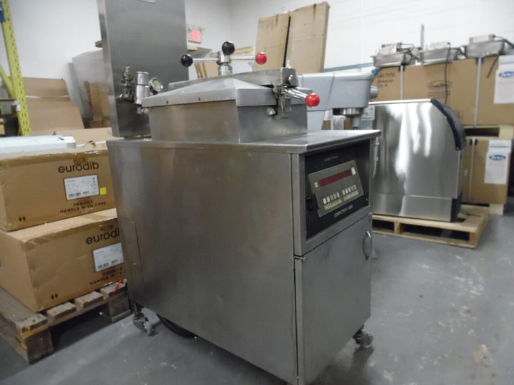 Used Henny Penny PFE-500 Electric Pressure Fryer - Continental Restaurant Equipment