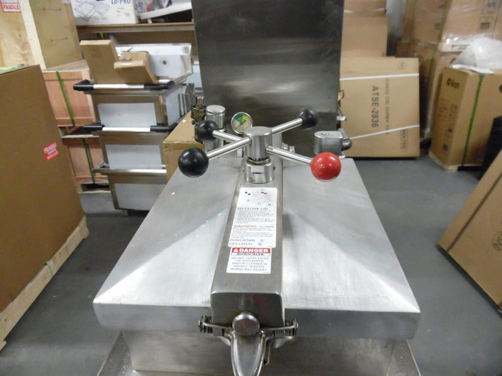 Used Henny Penny PFE-500 Electric Pressure Fryer - Continental Restaurant Equipment