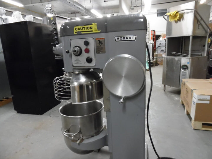 Used Hobart D340PFS 40 Quart Dough mixer 208V Phase 3 - Continental Restaurant Equipment