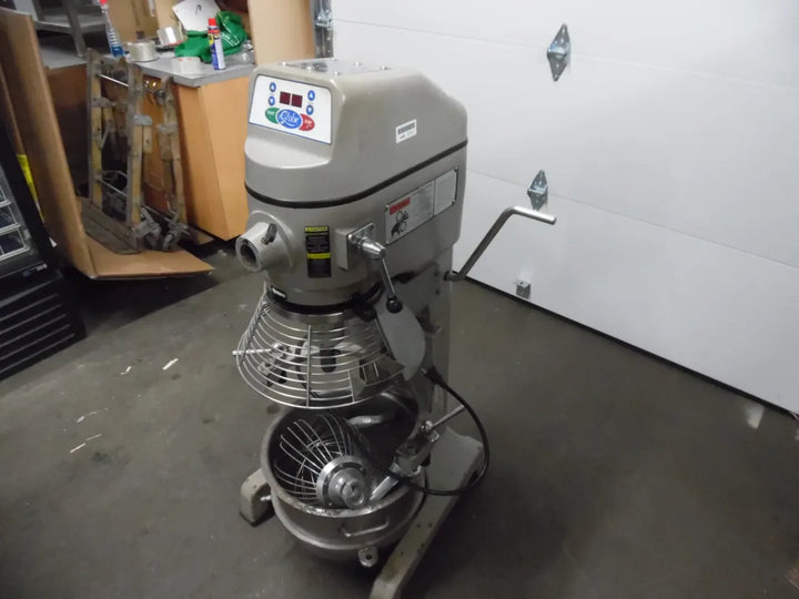 Used Globe SP30 30 Qt Gear Driven Planetary Mixer - Continental Restaurant Equipment