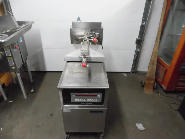 Used Henny Penny computron 8000 Natural Gas - Continental Restaurant Equipment